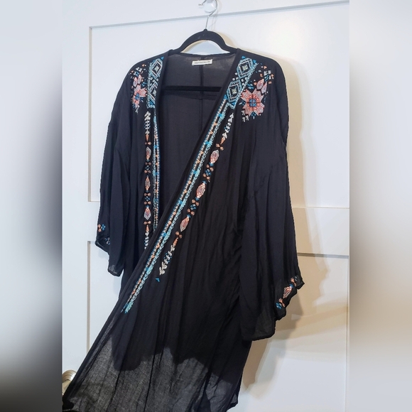 American Eagle Kimono Cardigan Floral Embroidery Medium Black Aztec Southwestern - Picture 5 of 14
